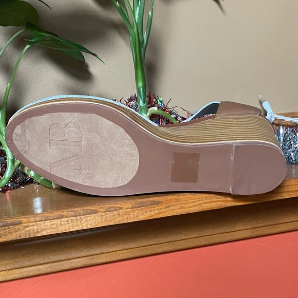 MATT BERNSON STRETCH ANKLE STRAP WEDGE HEEL. SIZE 11W. BRAND NEW. - Picture 3 of 7